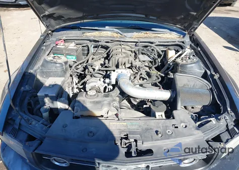 2009 Ford Mustang V6/V6 Premium from USA, damaged, VIN 1ZVHT80N695139082